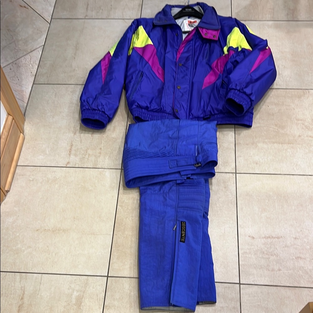 Ski outfit for men: jacket and pants, excellent set